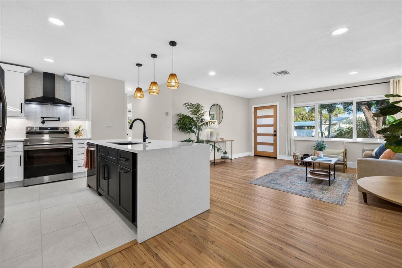 3008 Jackson Street N, Saint Petersburg, FL 33704 Photo