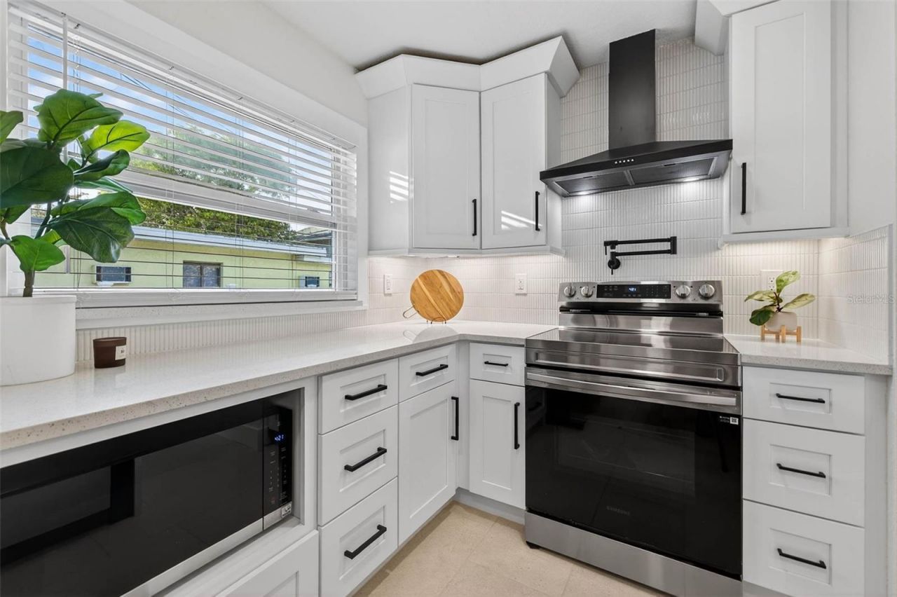 3008 Jackson Street N, Saint Petersburg, FL 33704 Photo