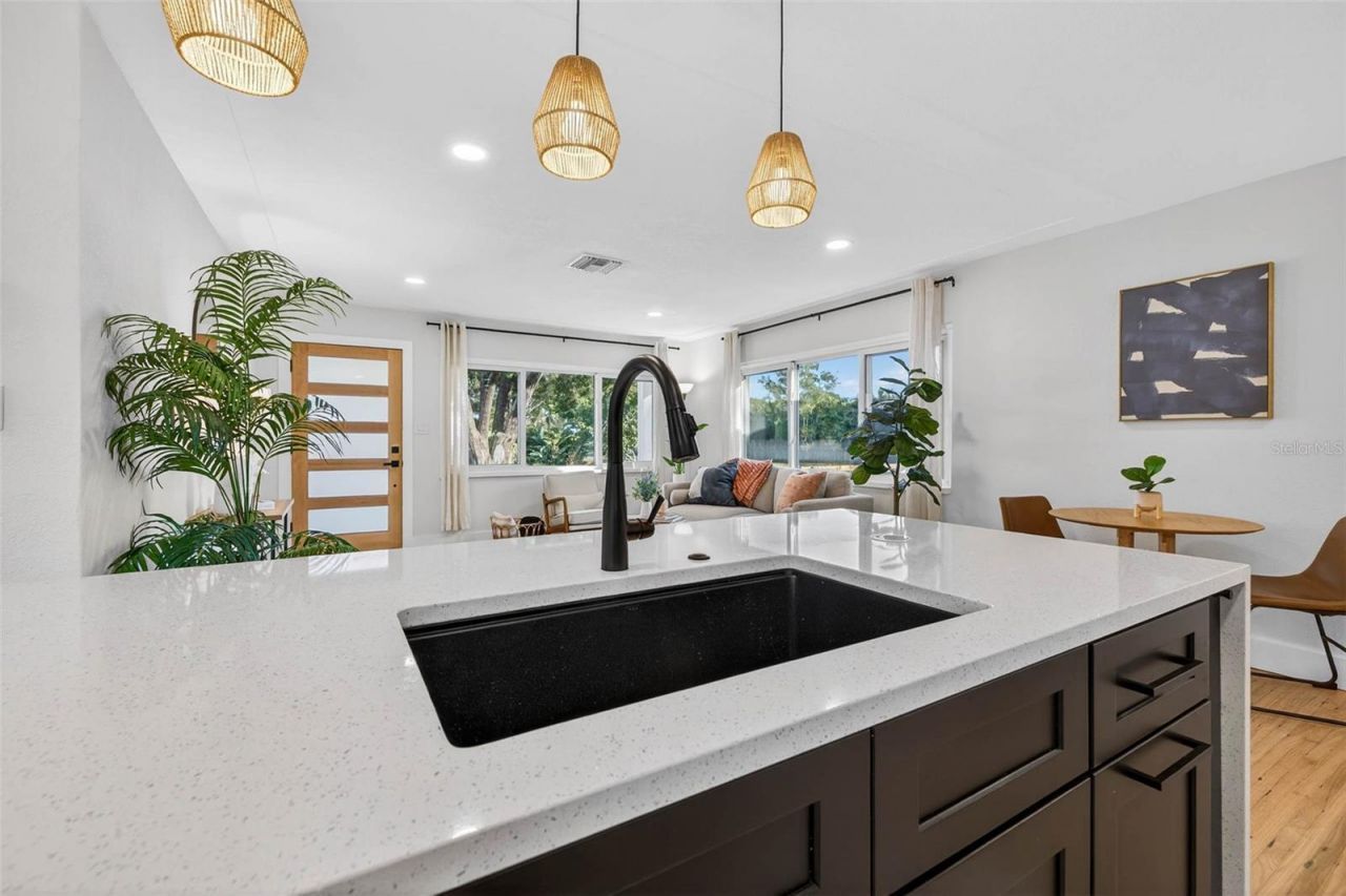 3008 Jackson Street N, Saint Petersburg, FL 33704 Photo