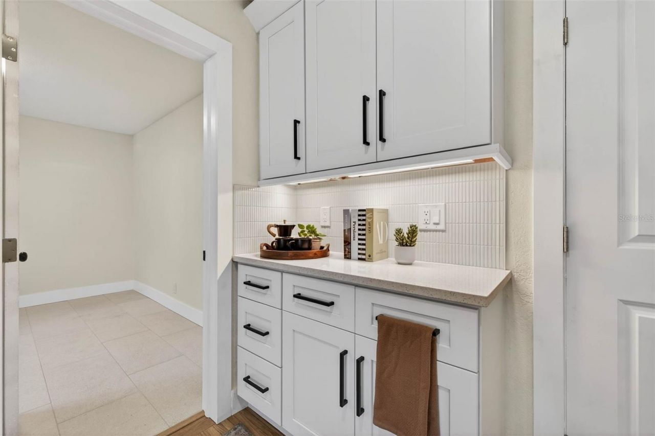 3008 Jackson Street N, Saint Petersburg, FL 33704 Photo