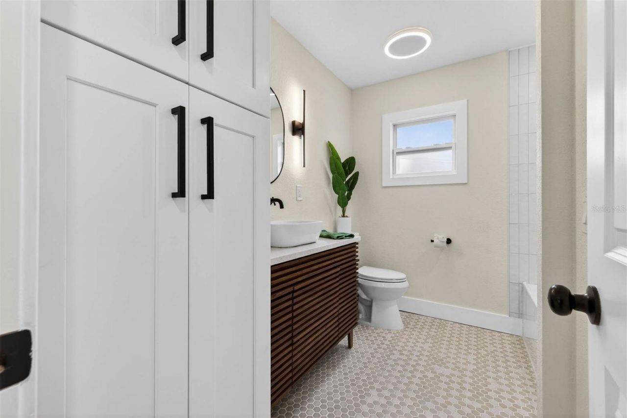 3008 Jackson Street N, Saint Petersburg, FL 33704 Photo
