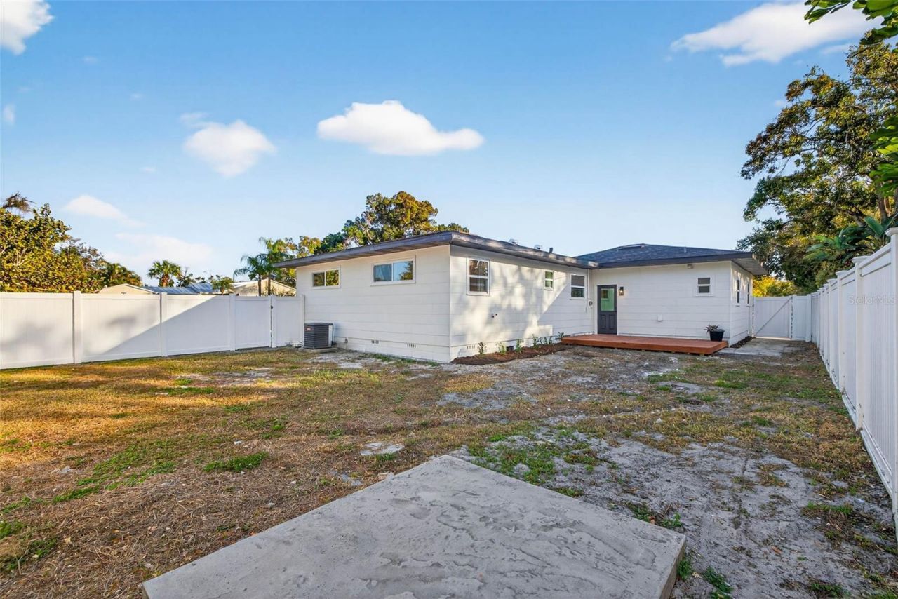3008 Jackson Street N, Saint Petersburg, FL 33704 Photo
