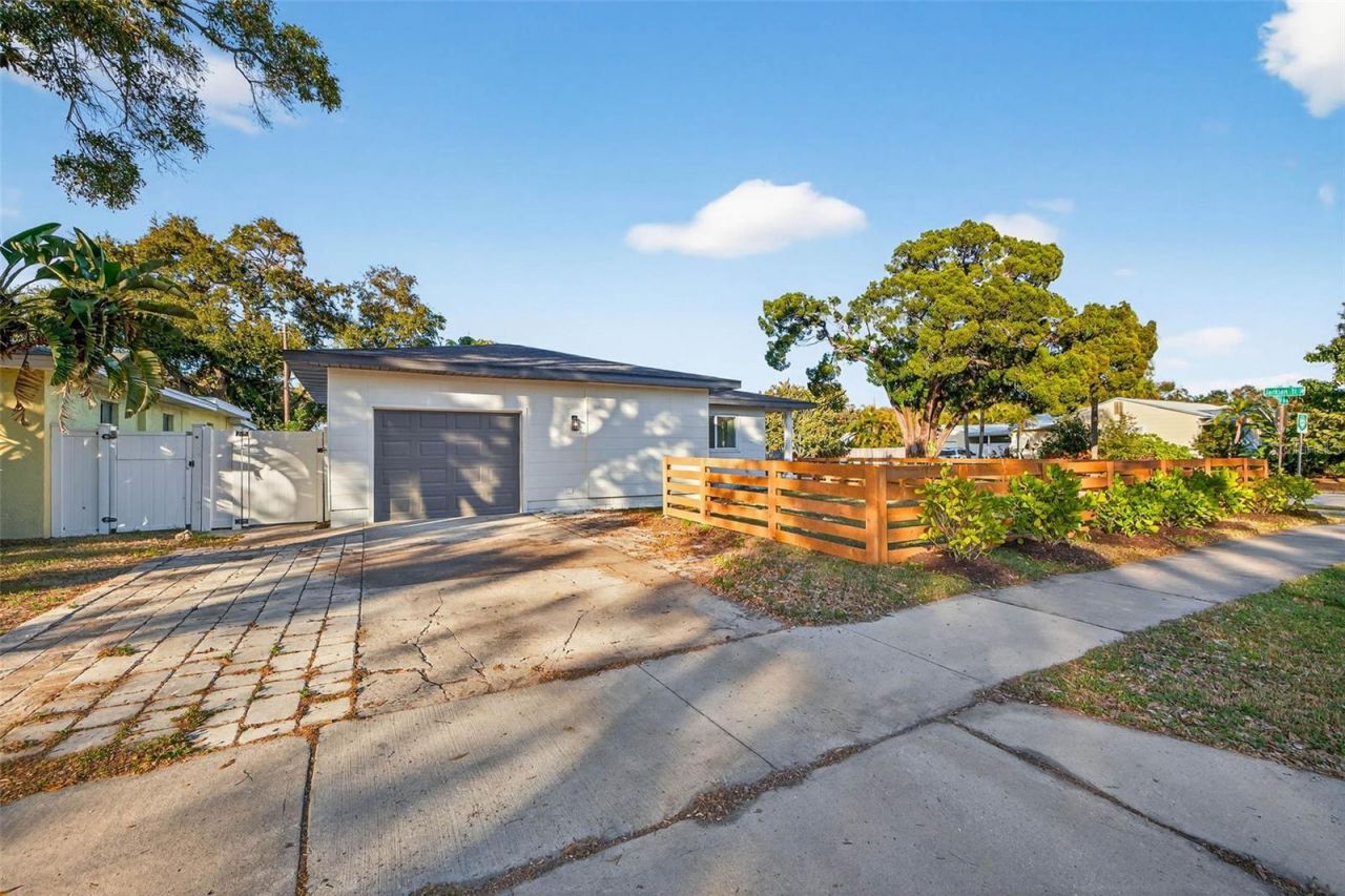 3008 Jackson Street N, Saint Petersburg, FL 33704 Photo