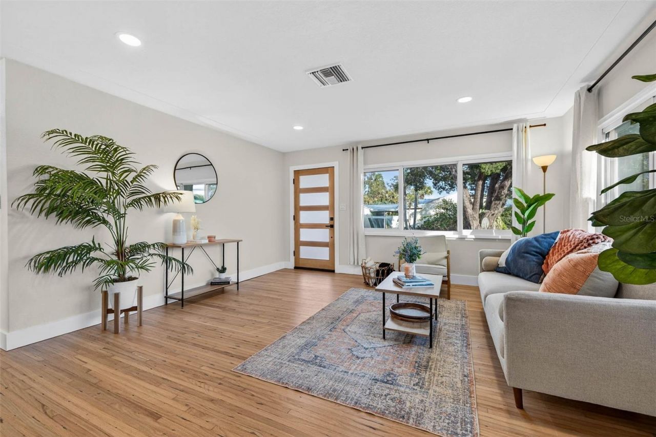 3008 Jackson Street N, Saint Petersburg, FL 33704 Photo