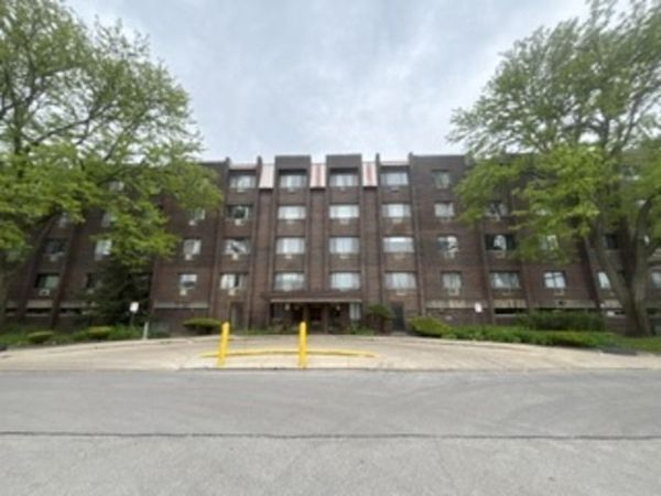 8455 W Leland Avenue , Unit 205, Chicago, IL 60656