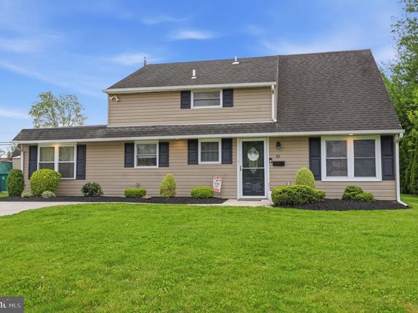 10 INLAND ROAD , LEVITTOWN, PA 19057