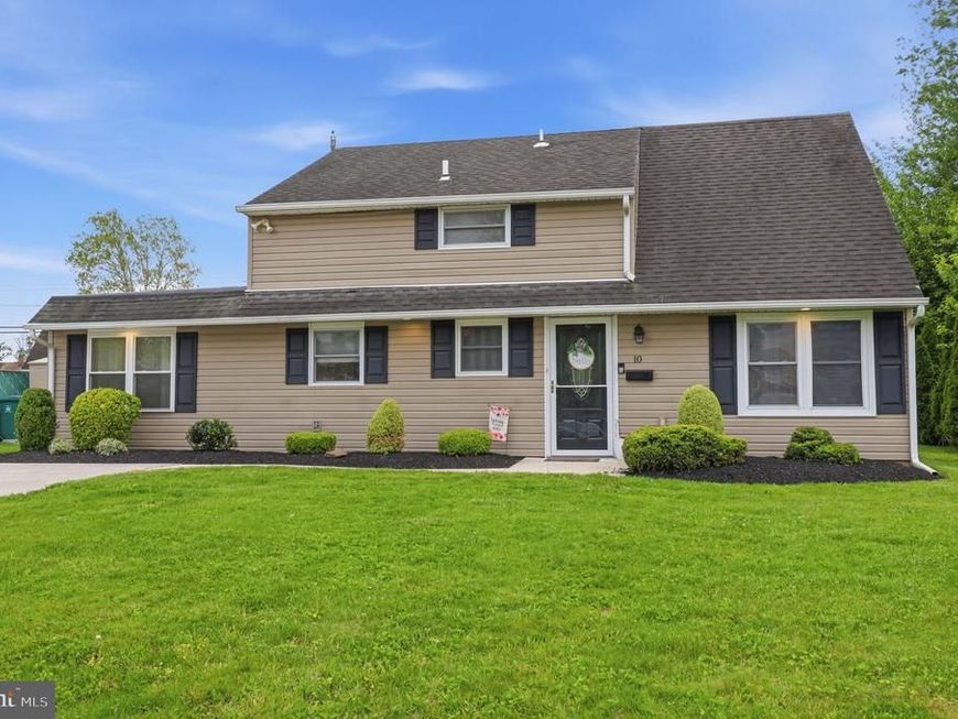 10 Inland Road , Levittown, PA 19057 Main Photo