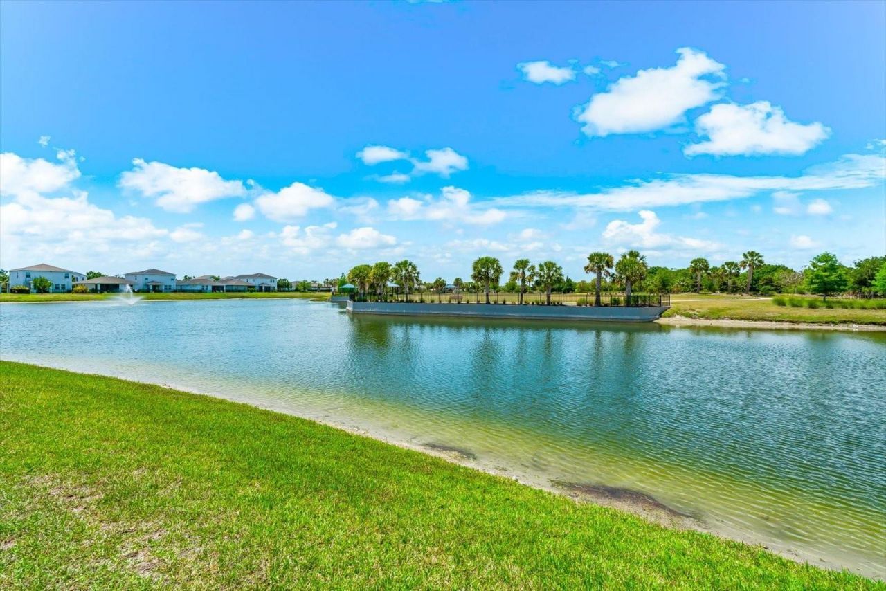 5633 Maidenstone Way, Palmetto, FL 34221 Photo