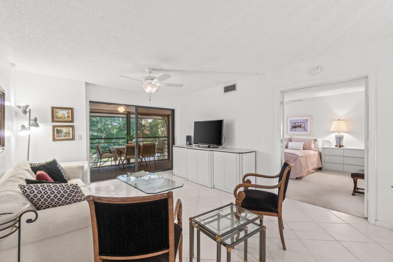 5380 Cedar Lake Drive, Unit 303, Boynton Beach, FL 33437 Photo