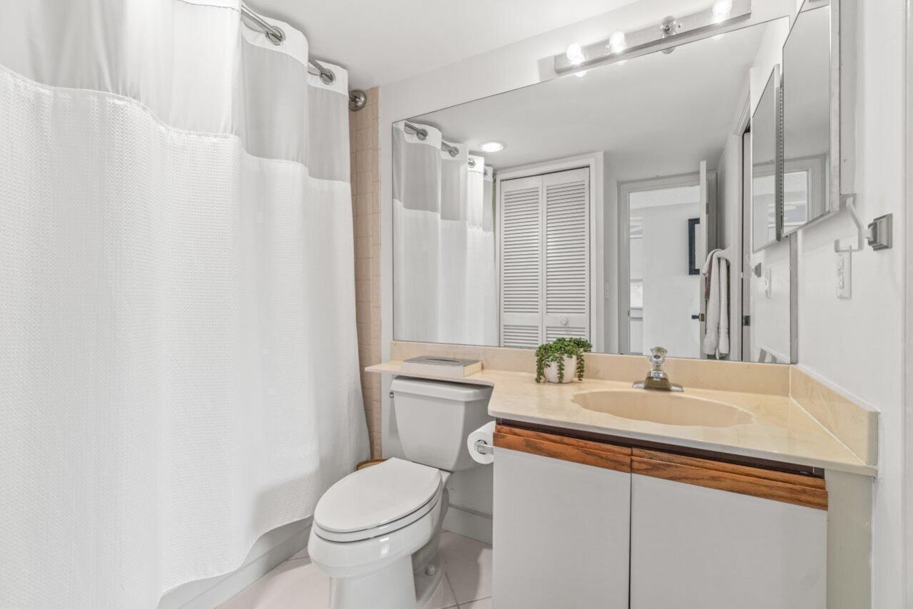 5380 Cedar Lake Drive, Unit 303, Boynton Beach, FL 33437 Photo