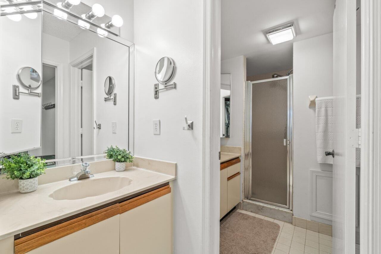 5380 Cedar Lake Drive, Unit 303, Boynton Beach, FL 33437 Photo