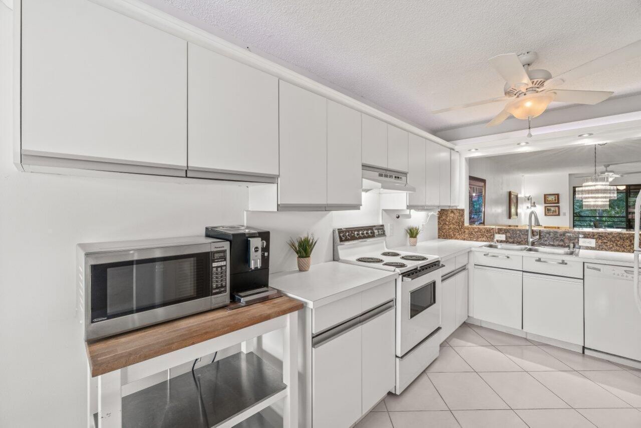 5380 Cedar Lake Drive, Unit 303, Boynton Beach, FL 33437 Photo