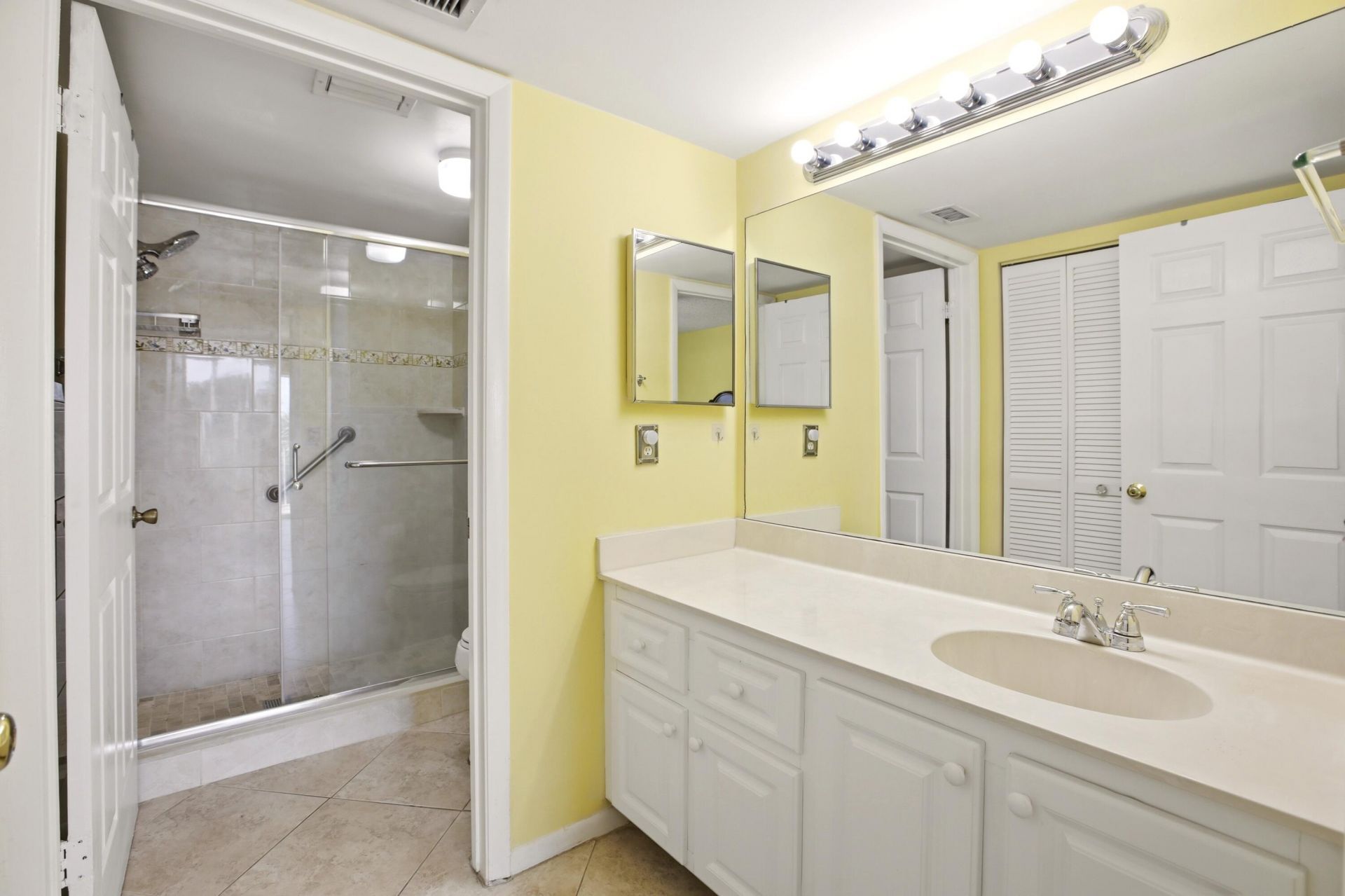 3146 Via Poinciana, Unit 407, Greenacres, FL 33467 Photo