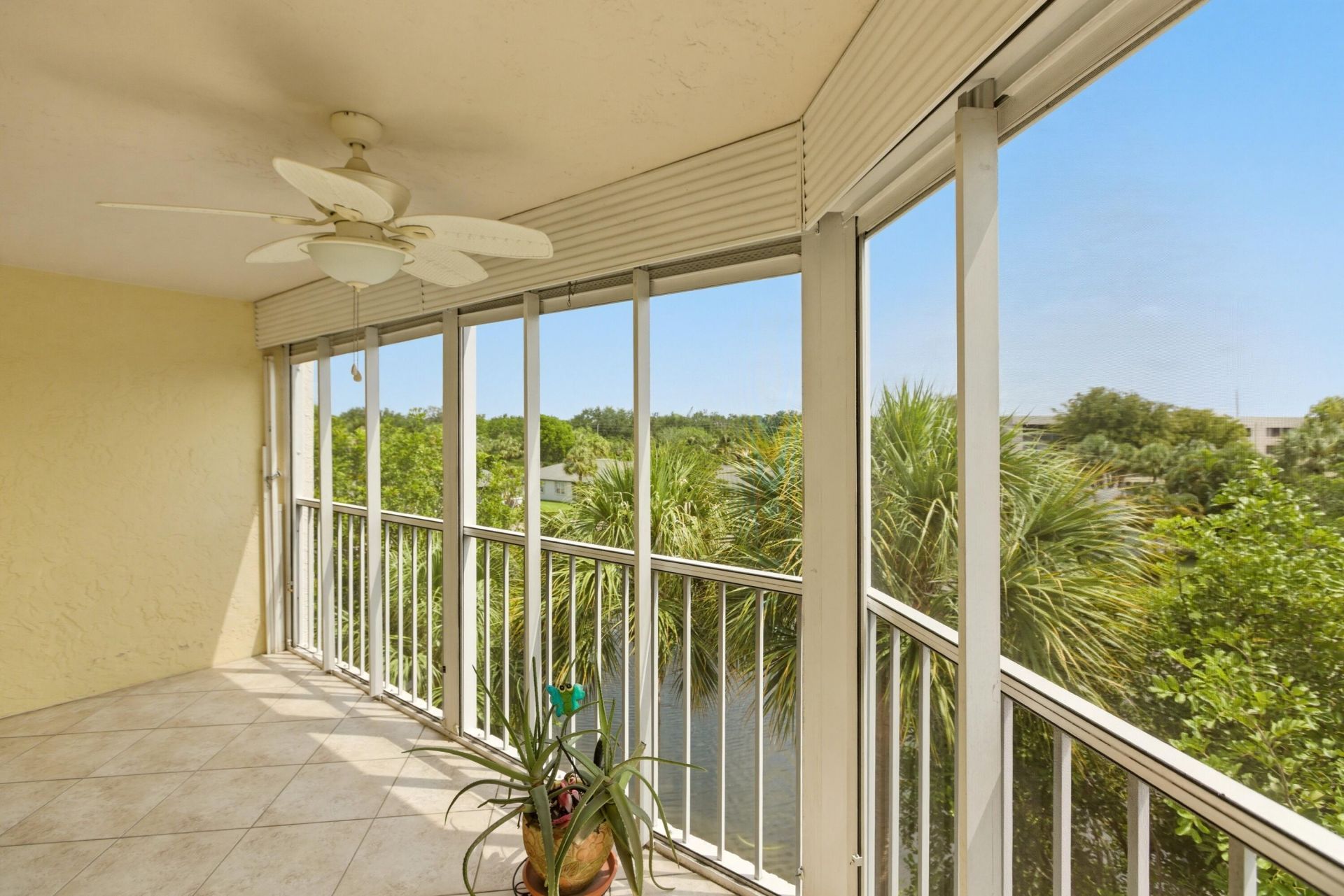 3146 Via Poinciana, Unit 407, Greenacres, FL 33467 Photo