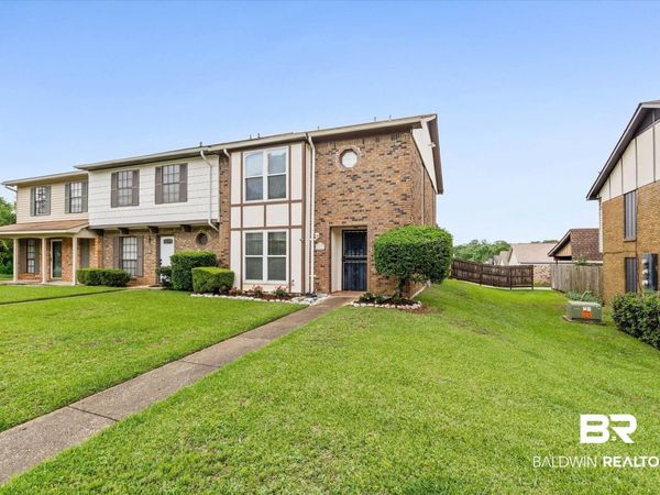 527 Highland Woods Drive, Mobile, AL 36608