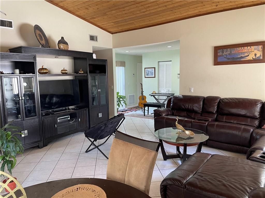 1231 SW 112th Avenue, Pembroke Pines, FL 33025 Photo