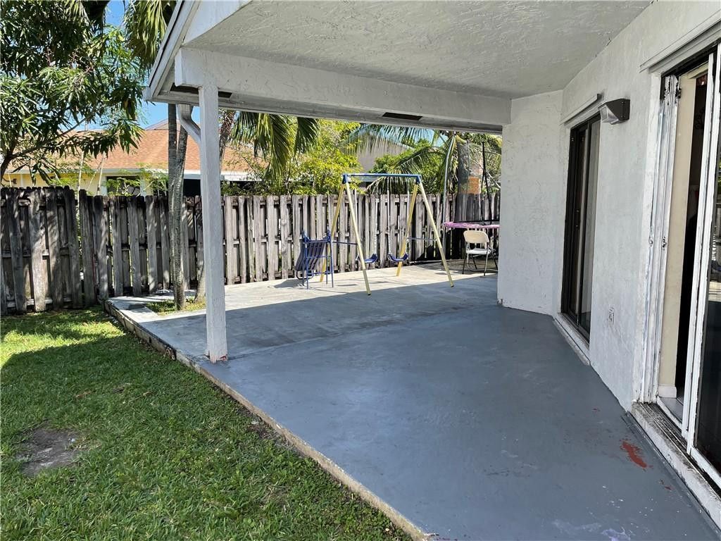 1231 SW 112th Avenue, Pembroke Pines, FL 33025 Photo