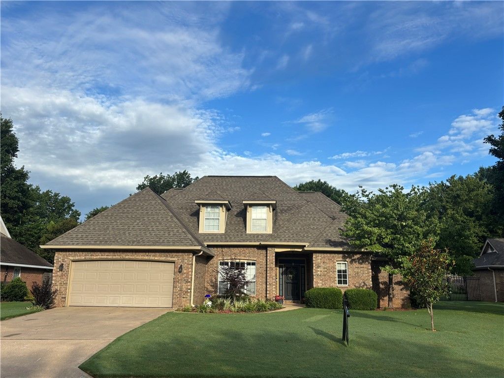 3383 N Southridge Drive, Fayetteville, AR 72703 Main Photo
