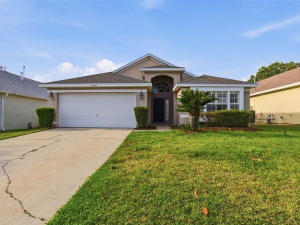 15833 BAY VISTA DRIVE , CLERMONT, FL 34714