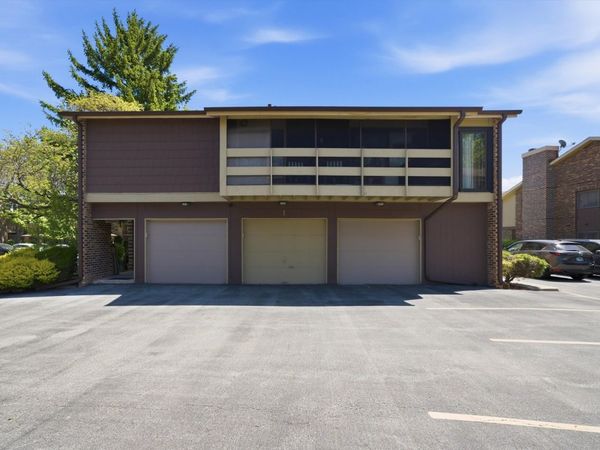 1 W Stonebridge Court , Unit 1C, Palos Hills, IL 60465