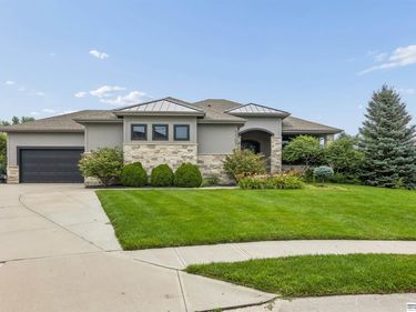 5507 S 208 Circle, Elkhorn, NE 68022