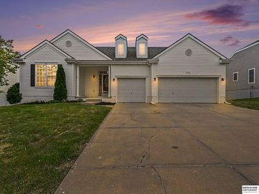 2311 Glacier Drive , Papillion, NE 68046