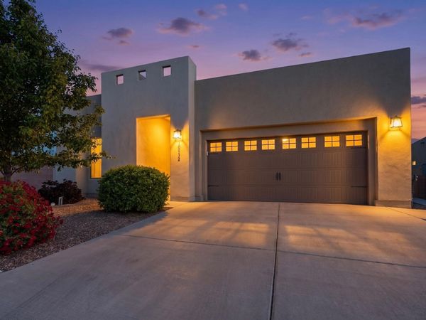10932 Topacio Street NW, Albuquerque, NM 87114