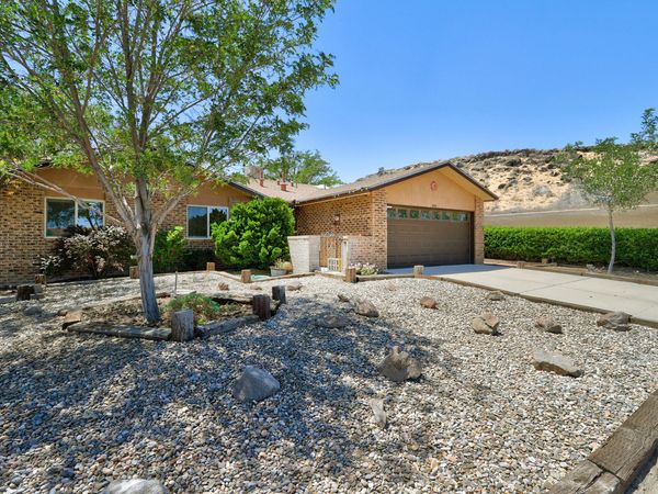 6021 Creggs Street NW, Albuquerque, NM 87120