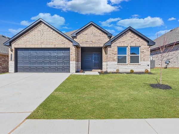 6009 Green Meadow Lane, Oklahoma City, OK 73132