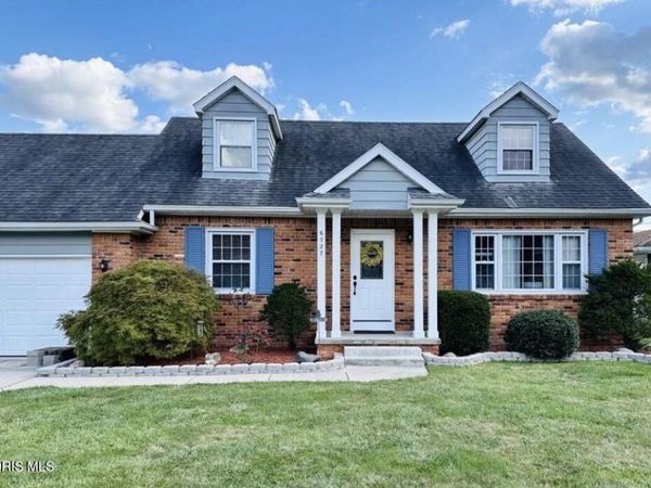 6727 Sue Lane, Maumee, OH 43537