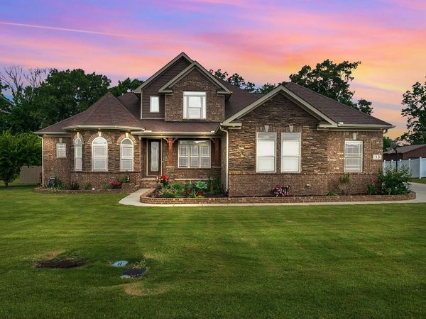 33 Ivy Dr , Fayetteville, TN 37334