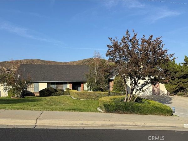 5567 Wentworth, Riverside, CA 92505