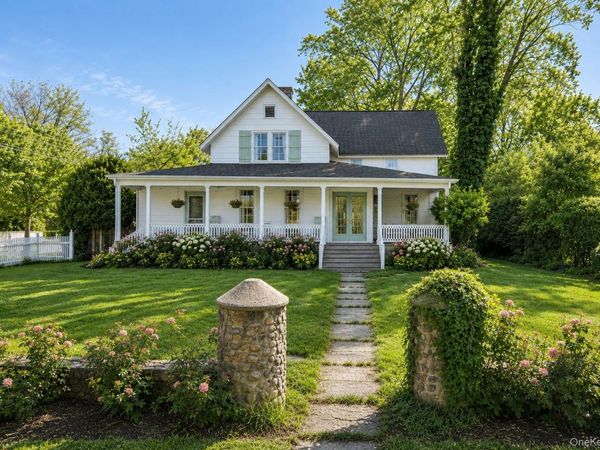 45 Shore Road , Setauket, NY 11733