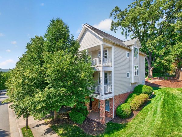217 BROOKWOOD DR, Charlottesville, VA 22902
