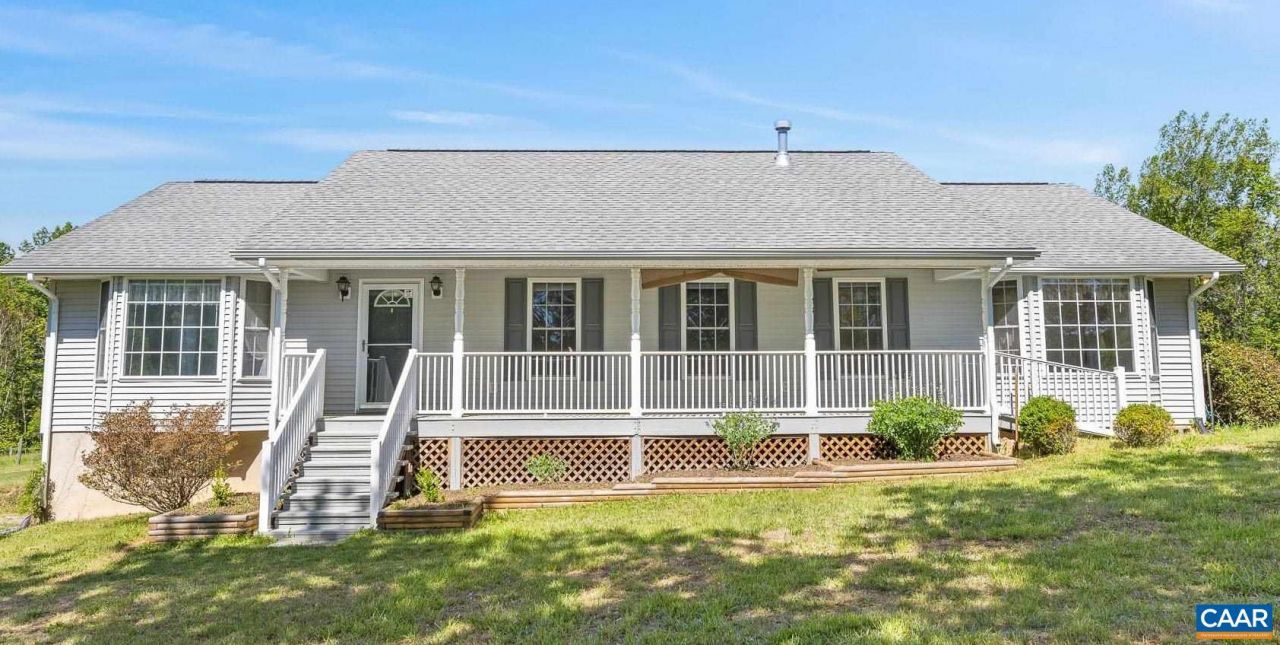 1075 Social Hall Rd, New Canton, VA 23123 Main Photo