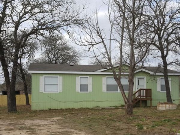 395 Autumn Ln, Poteet, TX 78065