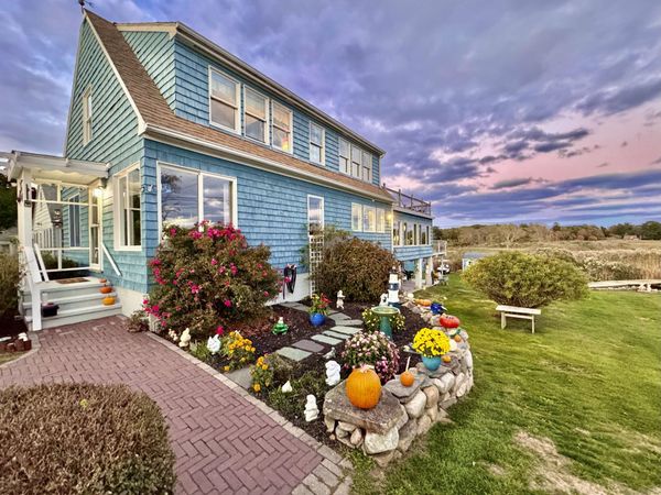 71 Wolcott , Stonington, CT 06378