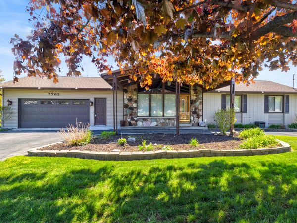 7702 Park Lane Avenue, Jenison, MI 49428