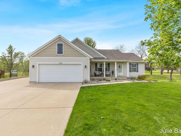 8283 Fairwood Drive, Jenison, MI 49428
