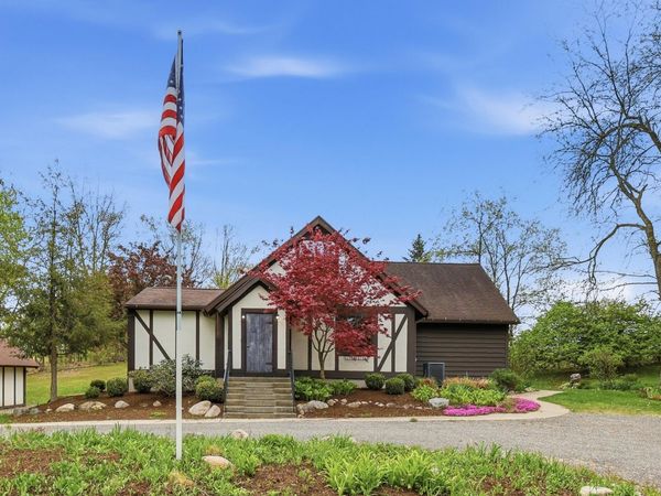 5575 Giles Avenue NE, Rockford, MI 49341