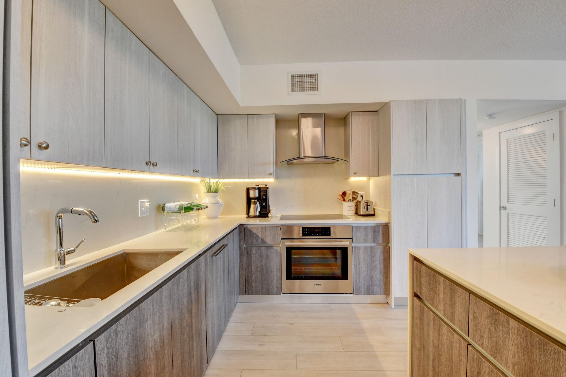 111 SE 1st Avenue, Unit 408, Delray Beach, FL 33444 Photo