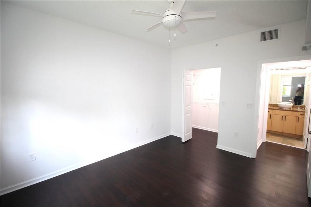533 NE 3rd Avenue, Unit 521, Fort Lauderdale, FL 33301 Photo