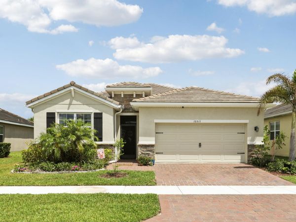 10511 SW Toren Way, Port St. Lucie, FL 34987