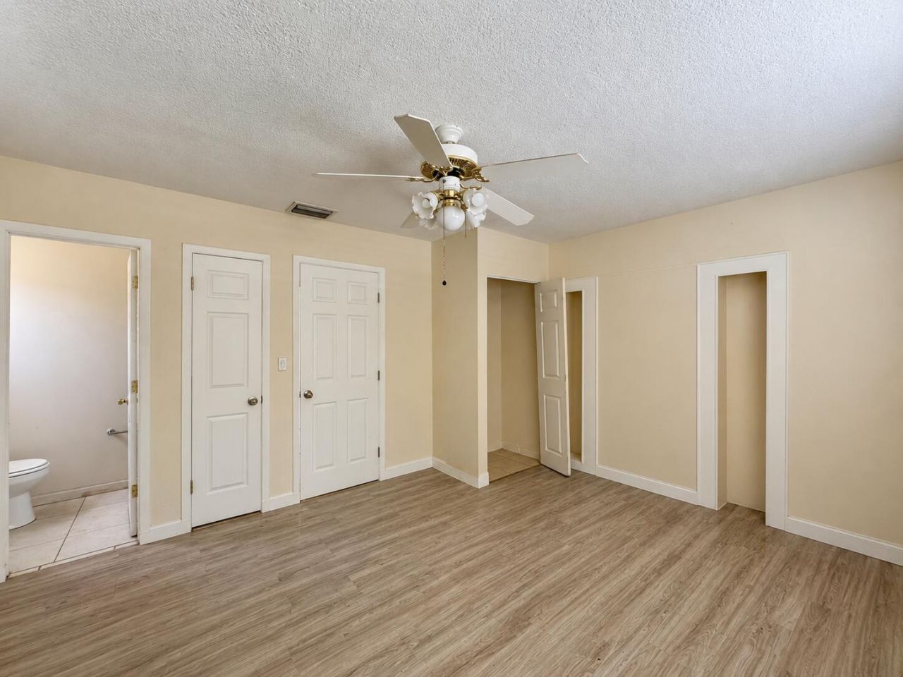 3941 NW 36th Terrace, Lauderdale Lakes, FL 33309 Photo