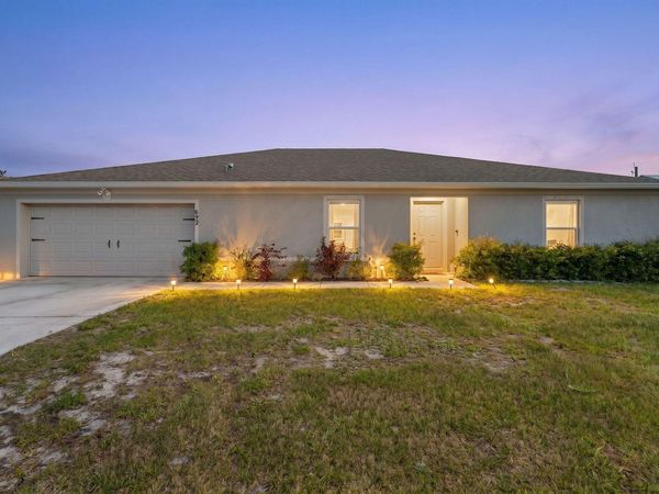 692 SW Hamberland Avenue, Port St. Lucie, FL 34953