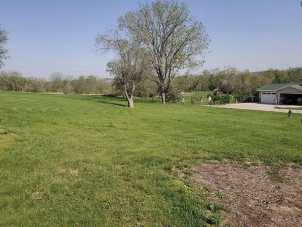 1110 Quarry Avenue SW, Cedar Rapids, IA 52404