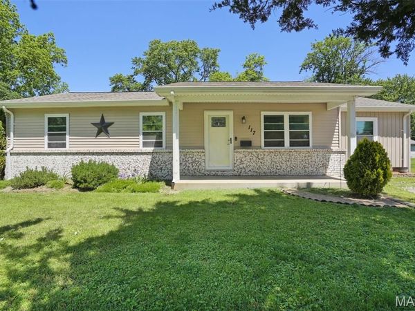 117 W Oak Street , Mascoutah, IL 62258