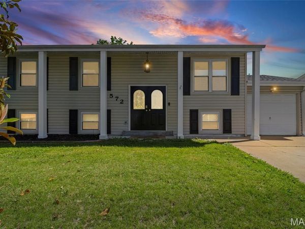 572 Mount Vernon Drive , Arnold, MO 63010