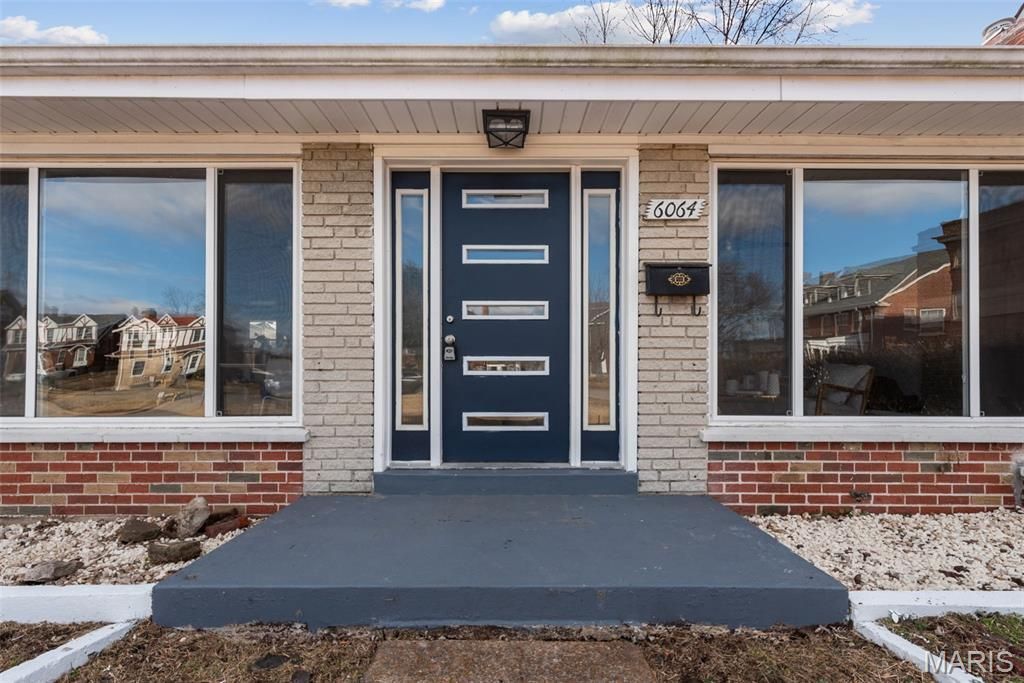 6064 W Cabanne Place , Saint Louis, MO 63112 Main Photo