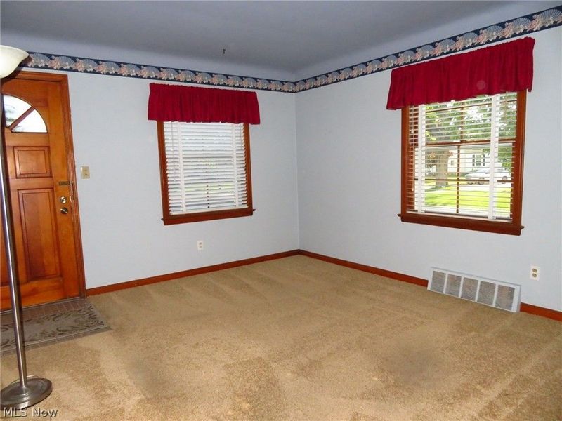 14332 Birchwood Avenue, Cleveland, OH 44111 Photo 12